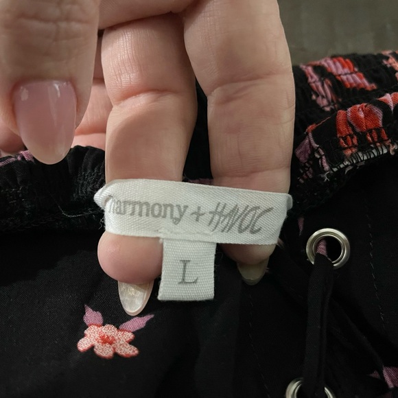 NWT Harmony & HAVOC Black Floral Crop Top Sz Large - Picture 11 of 12